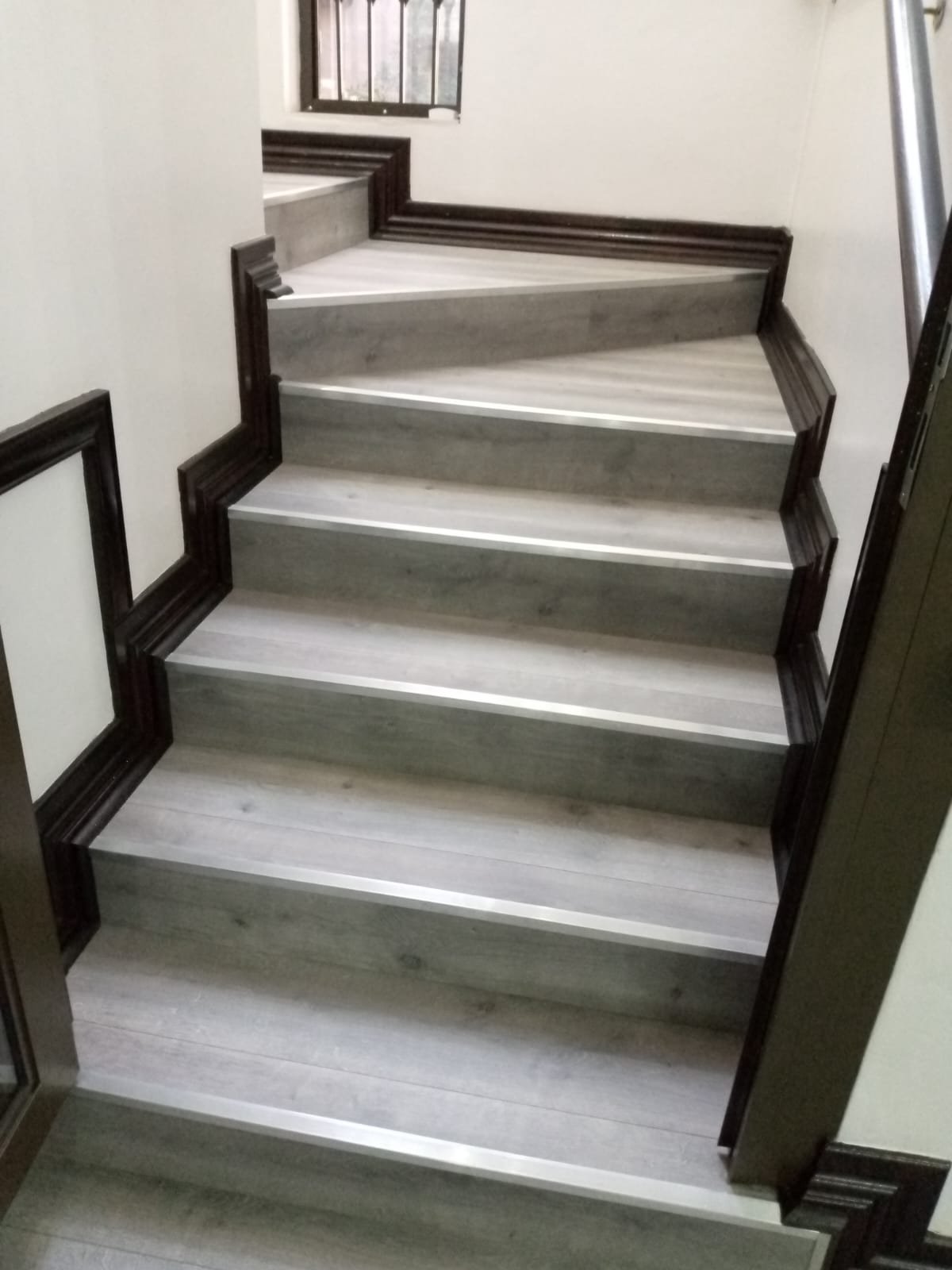 Vinyl plank staircase install